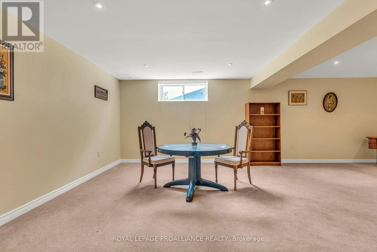17 HEMLOCK CRESCENT