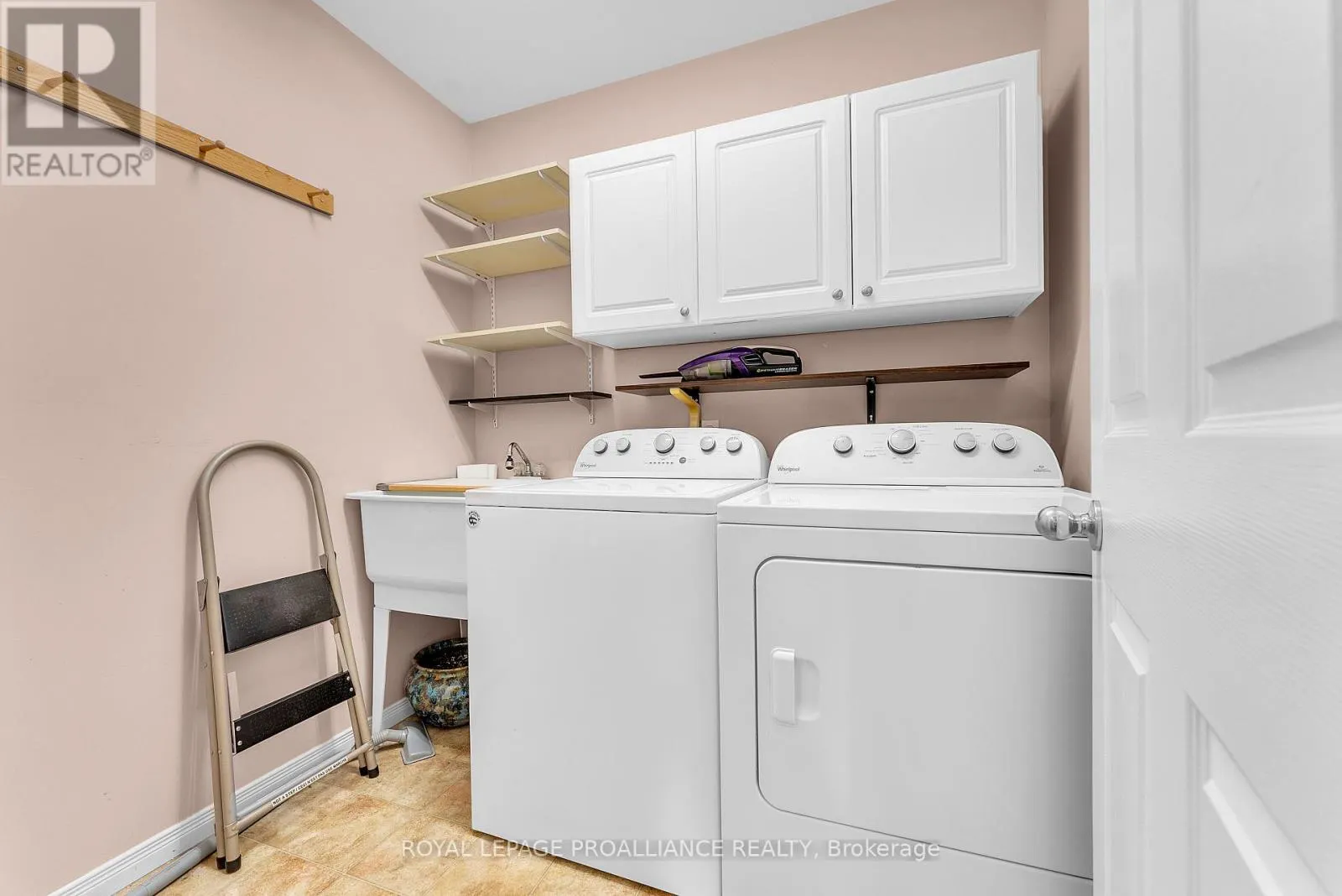 17 HEMLOCK CRESCENT