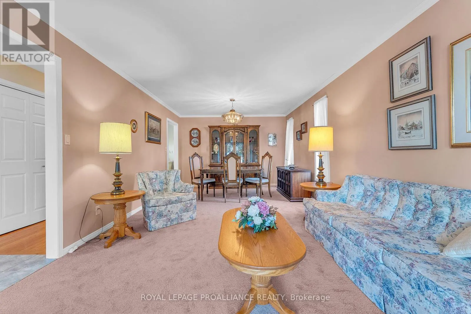 17 HEMLOCK CRESCENT