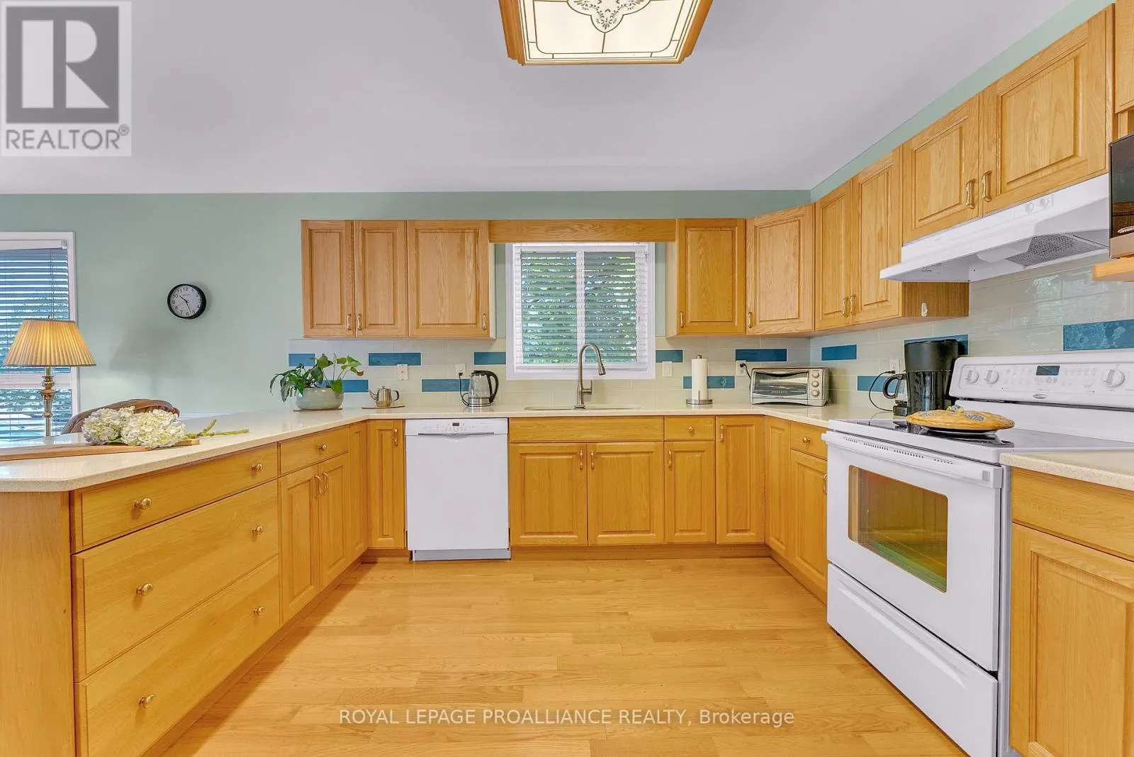 17 HEMLOCK CRESCENT