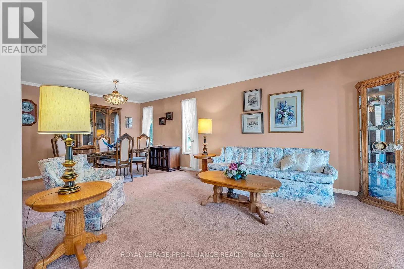 17 HEMLOCK CRESCENT