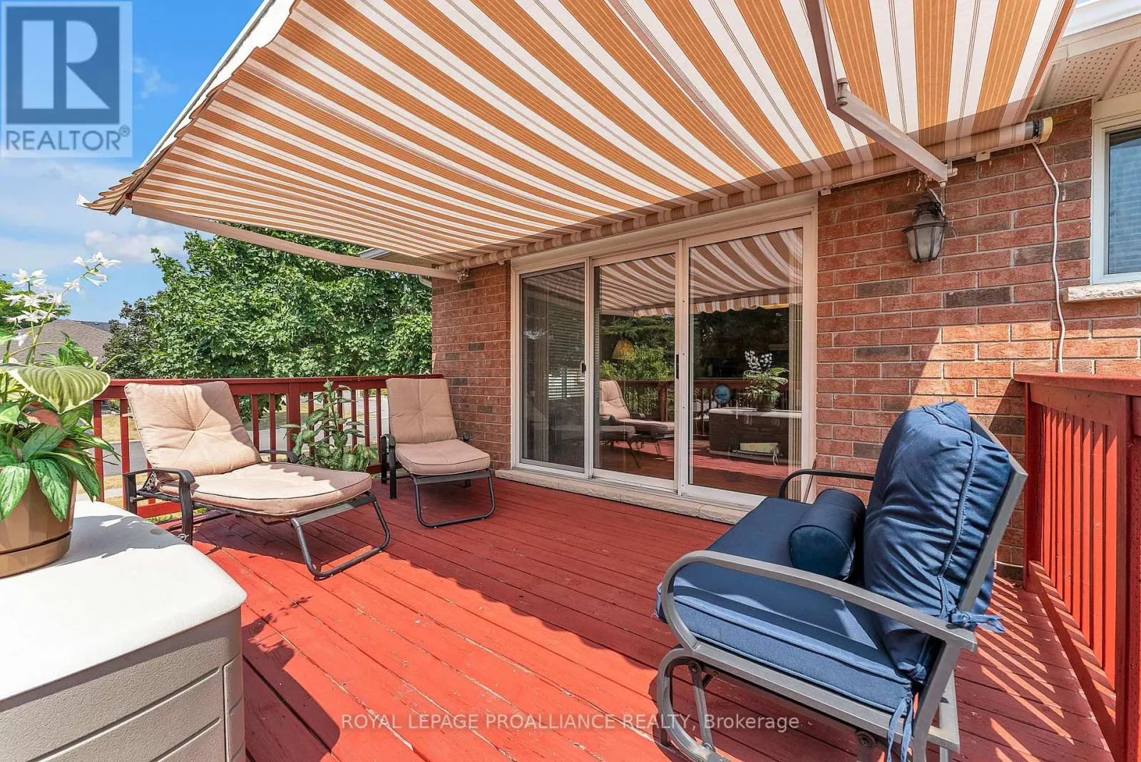 17 HEMLOCK CRESCENT