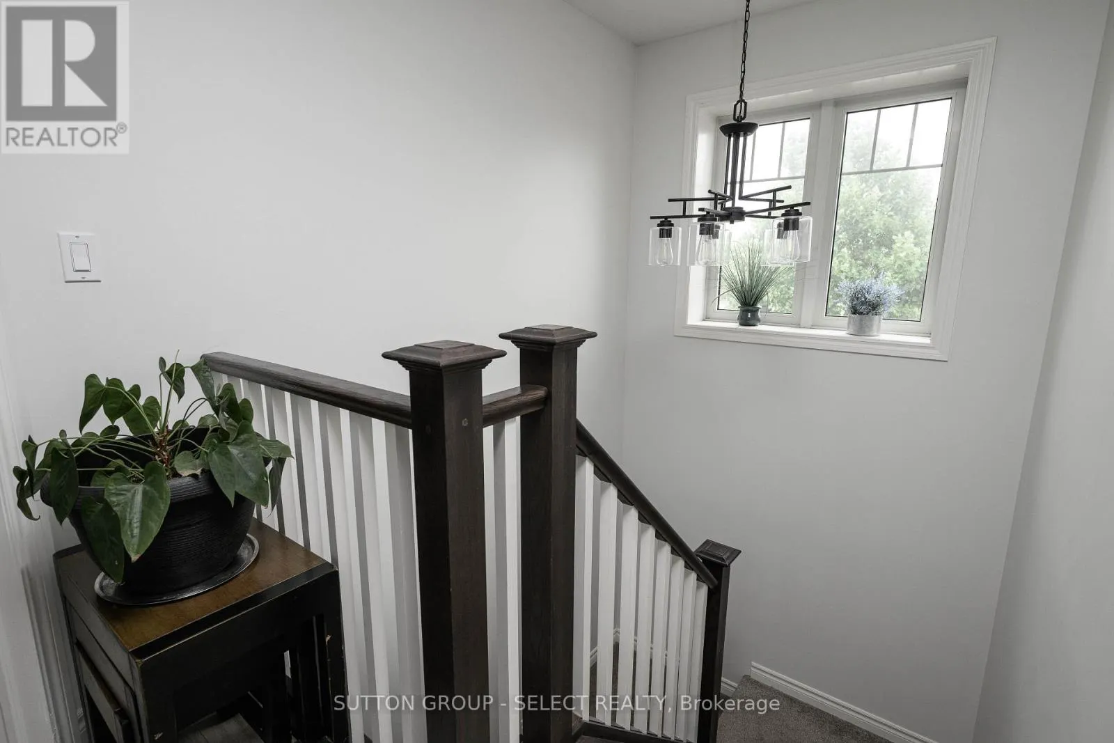 7 AMBLESIDE DRIVE