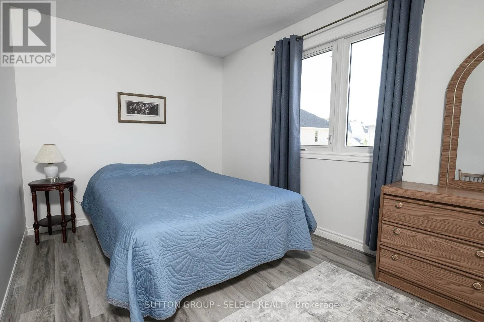 7 AMBLESIDE DRIVE
