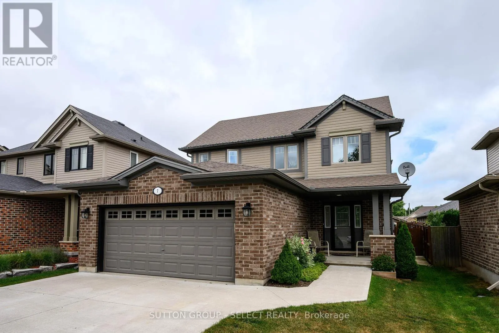 7 AMBLESIDE DRIVE