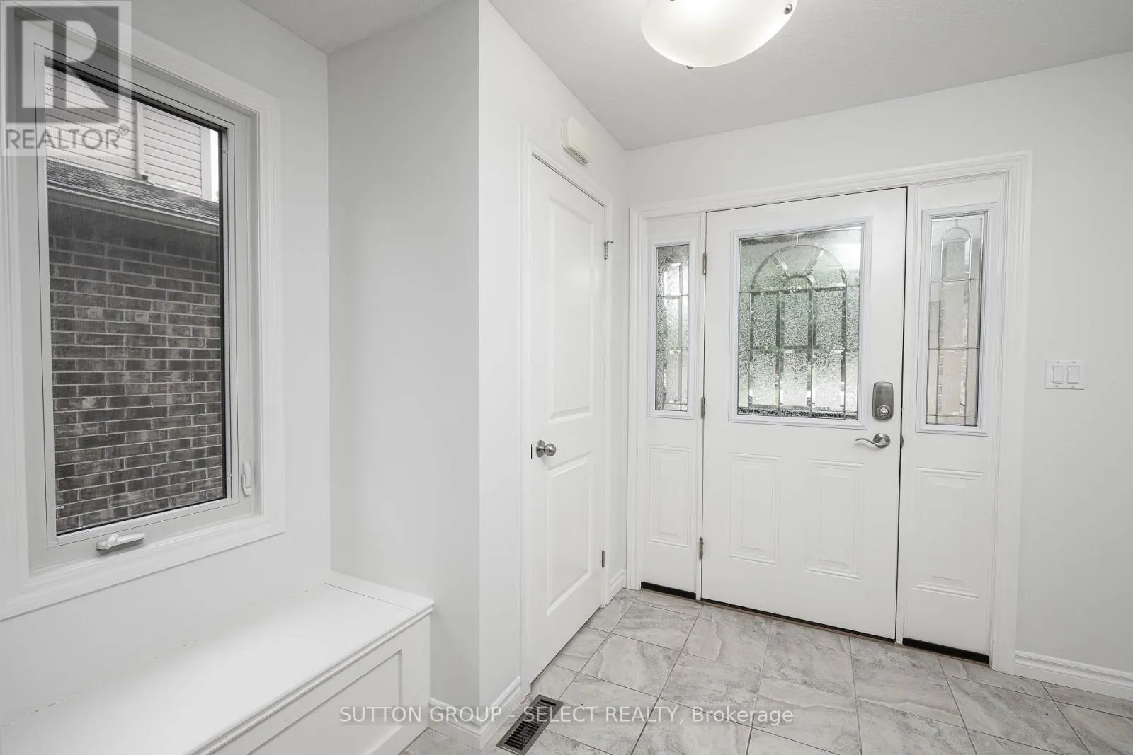 7 AMBLESIDE DRIVE