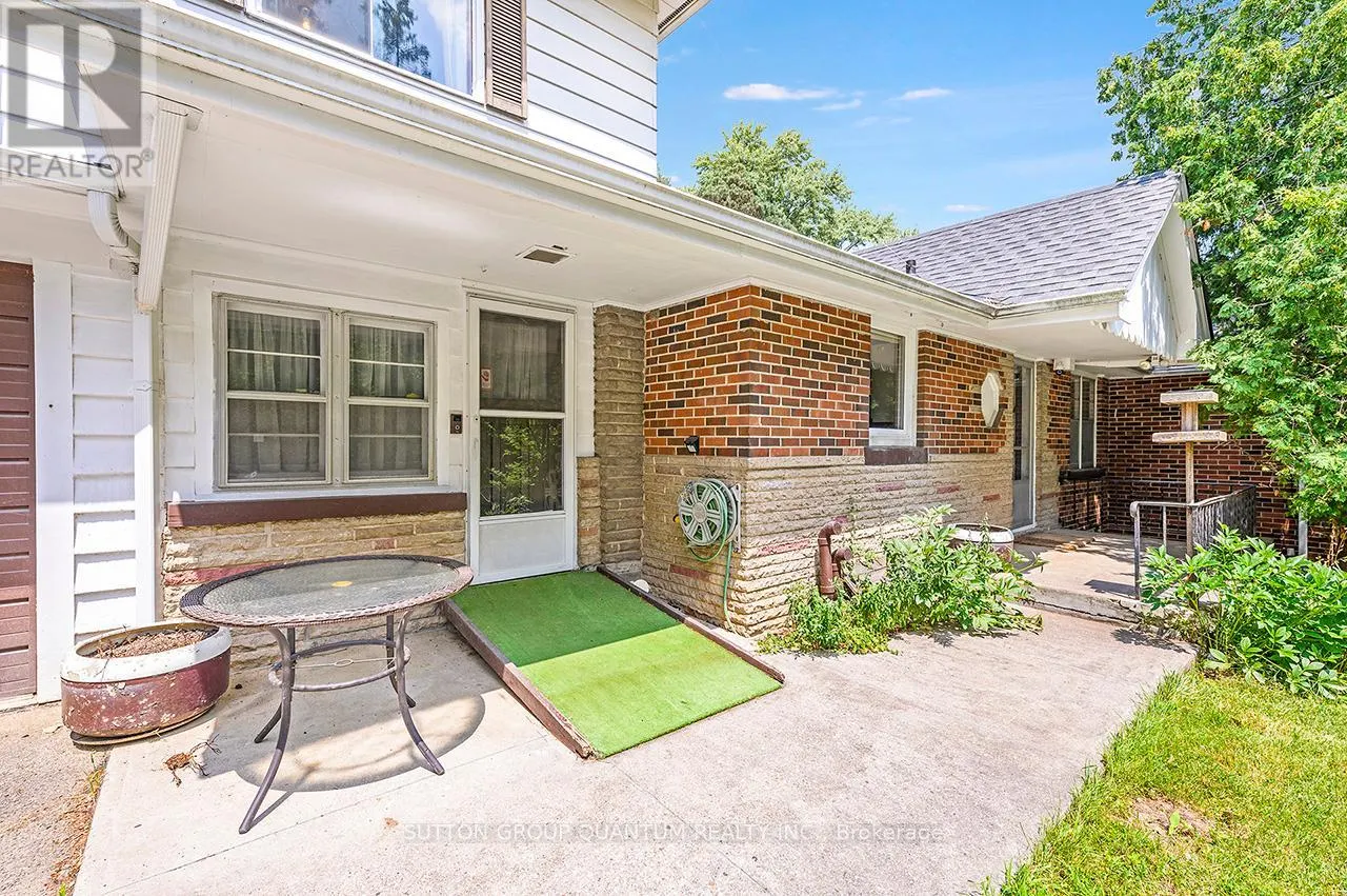 18 SULLIVAN'S LANE