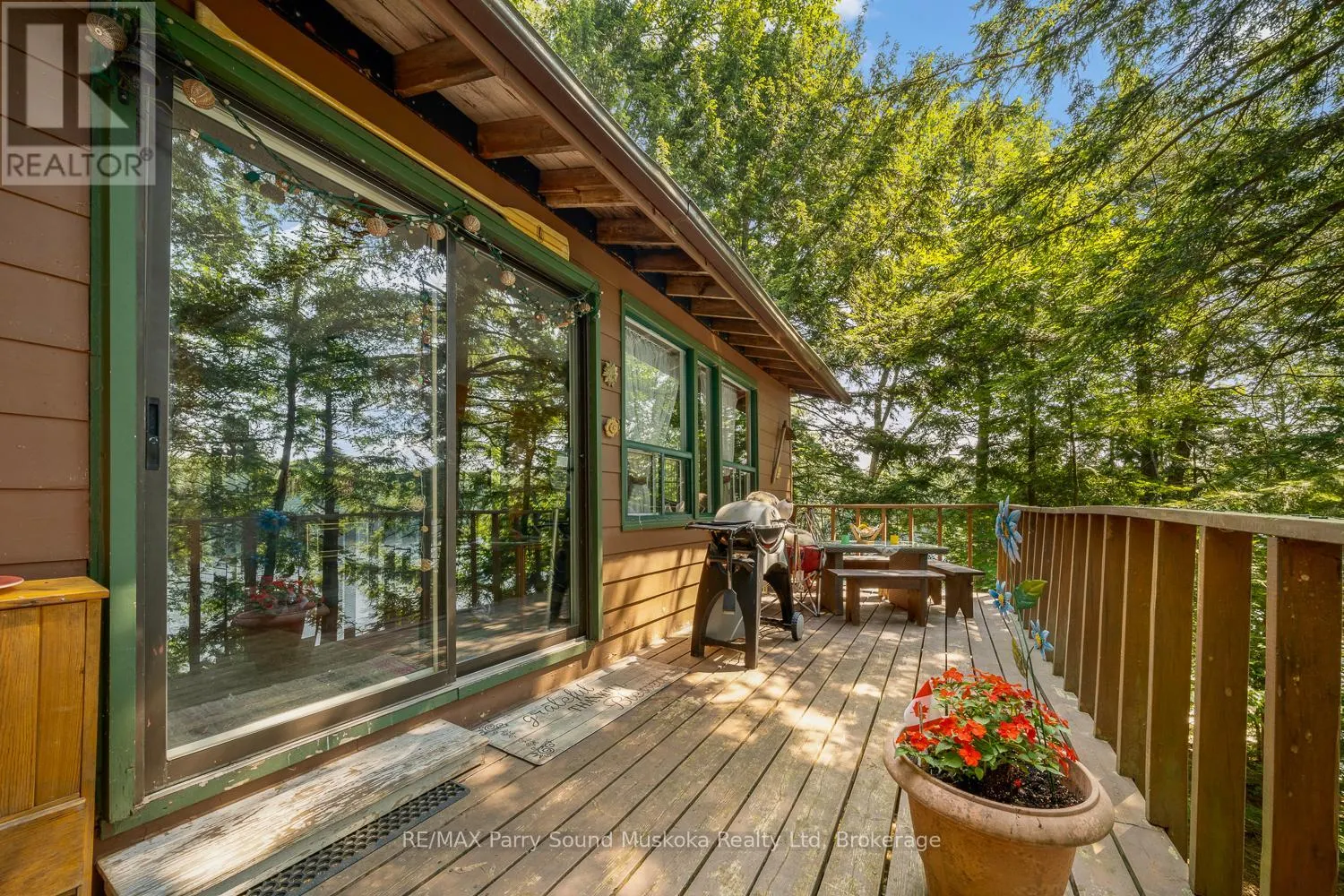 20 PENINSULA TRAIL