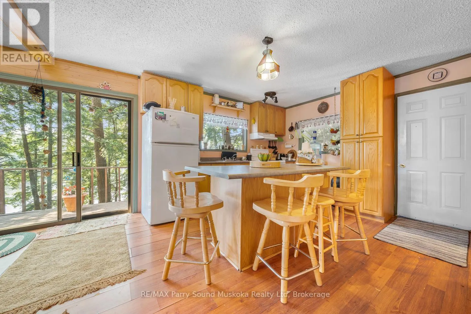 20 PENINSULA TRAIL