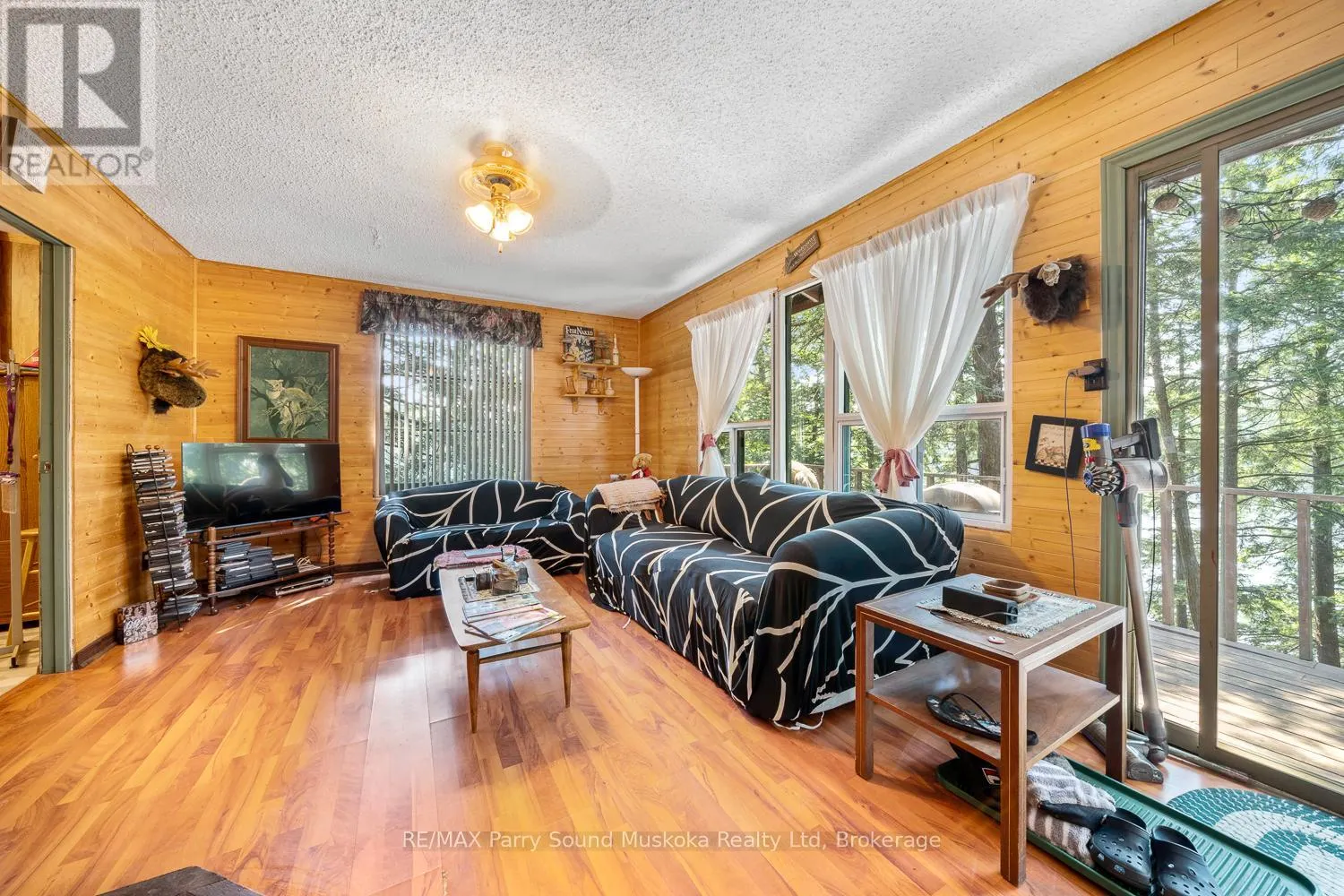 20 PENINSULA TRAIL