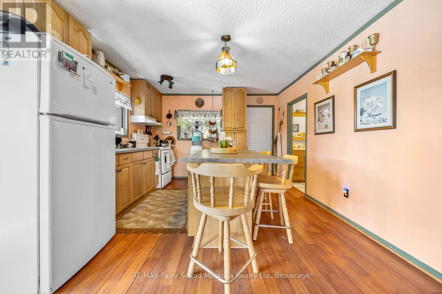 20 PENINSULA TRAIL