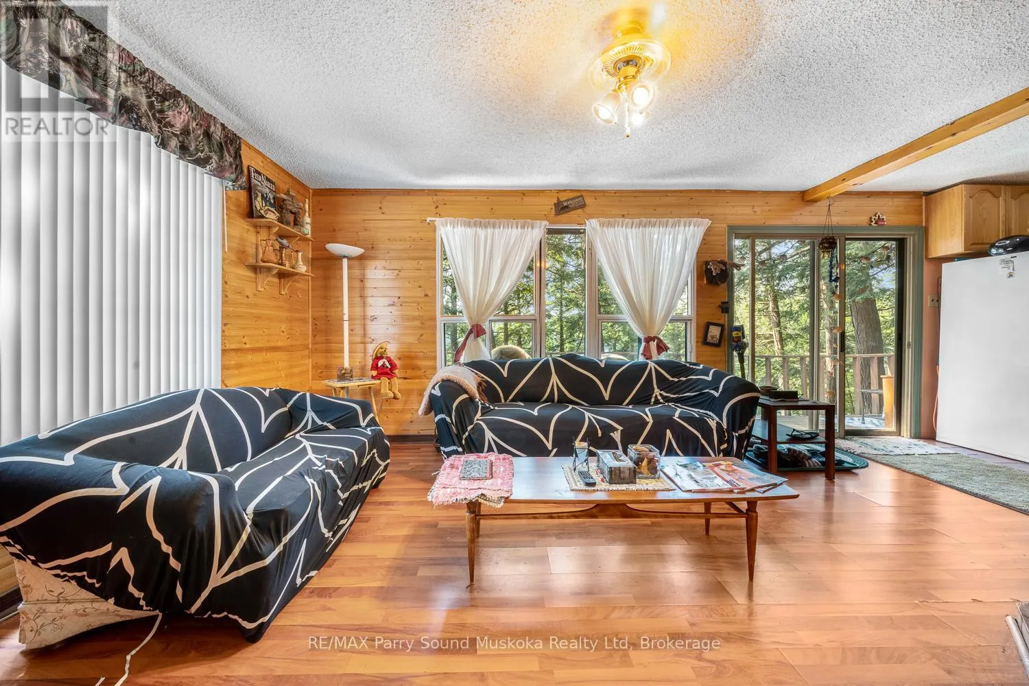 20 PENINSULA TRAIL