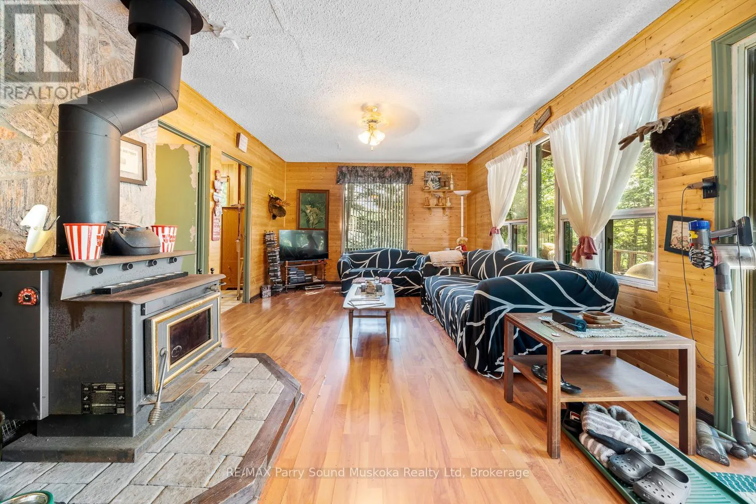 20 PENINSULA TRAIL
