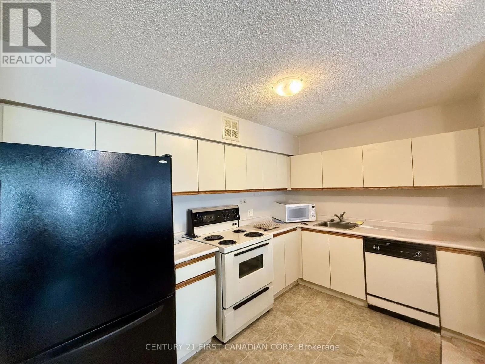 210 - 9 JACKSWAY CRESCENT, #210
