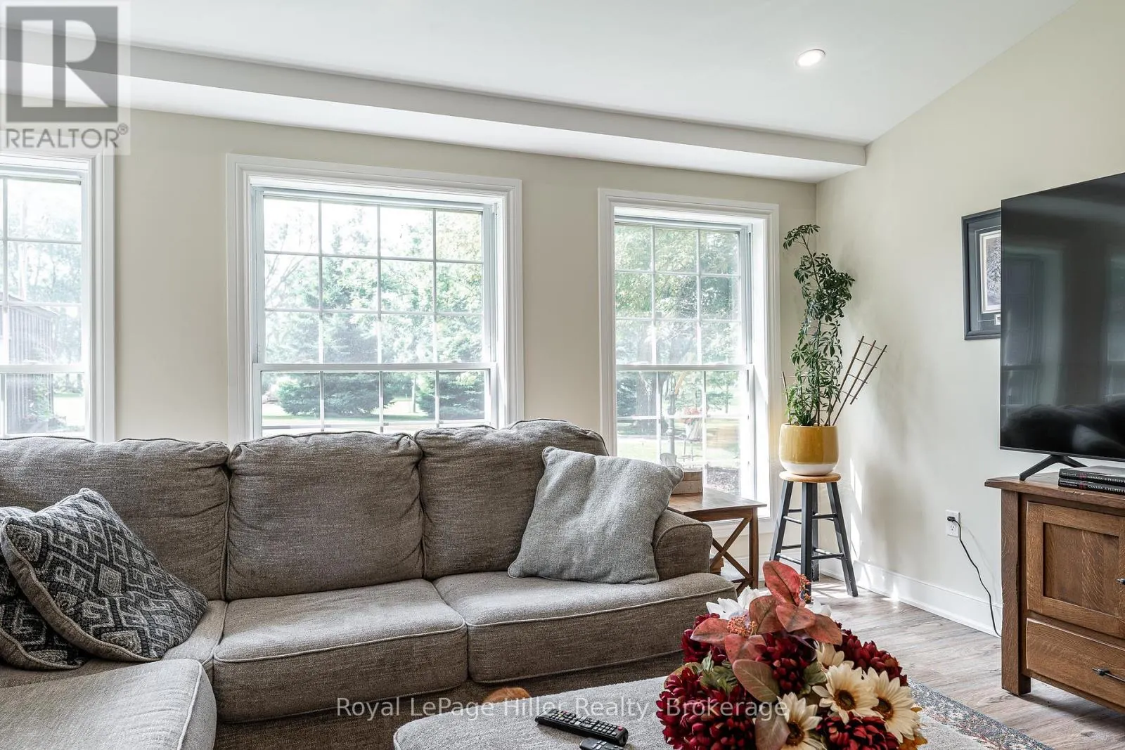 22742 NISSOURI ROAD