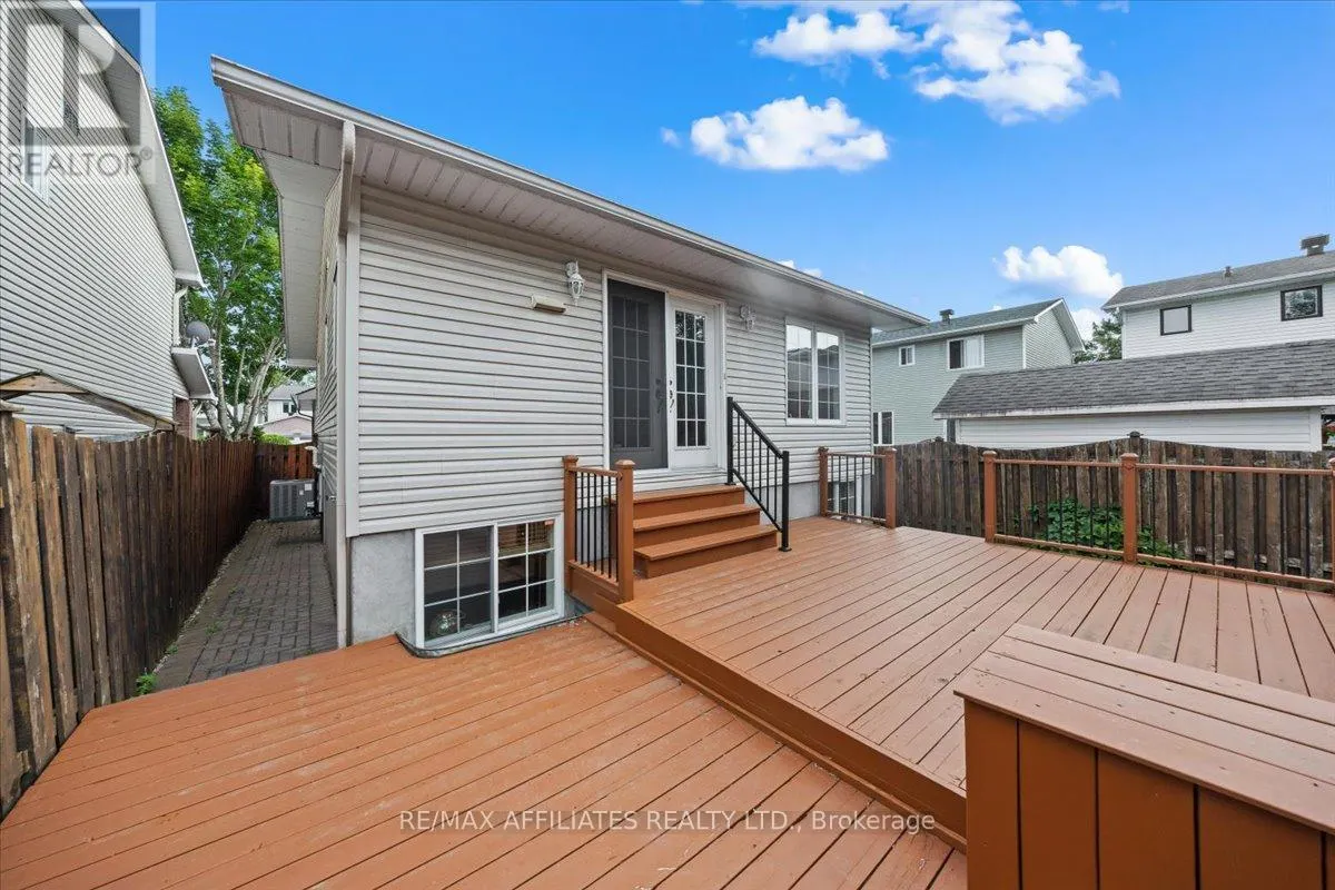 1694 TOULOUSE CRESCENT