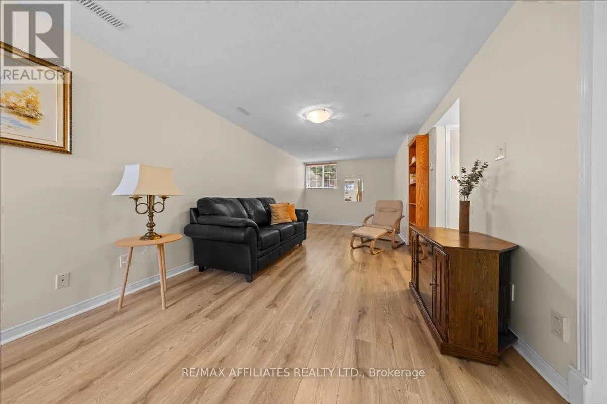 1694 TOULOUSE CRESCENT