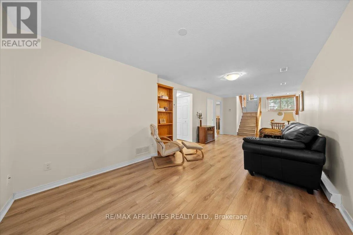 1694 TOULOUSE CRESCENT