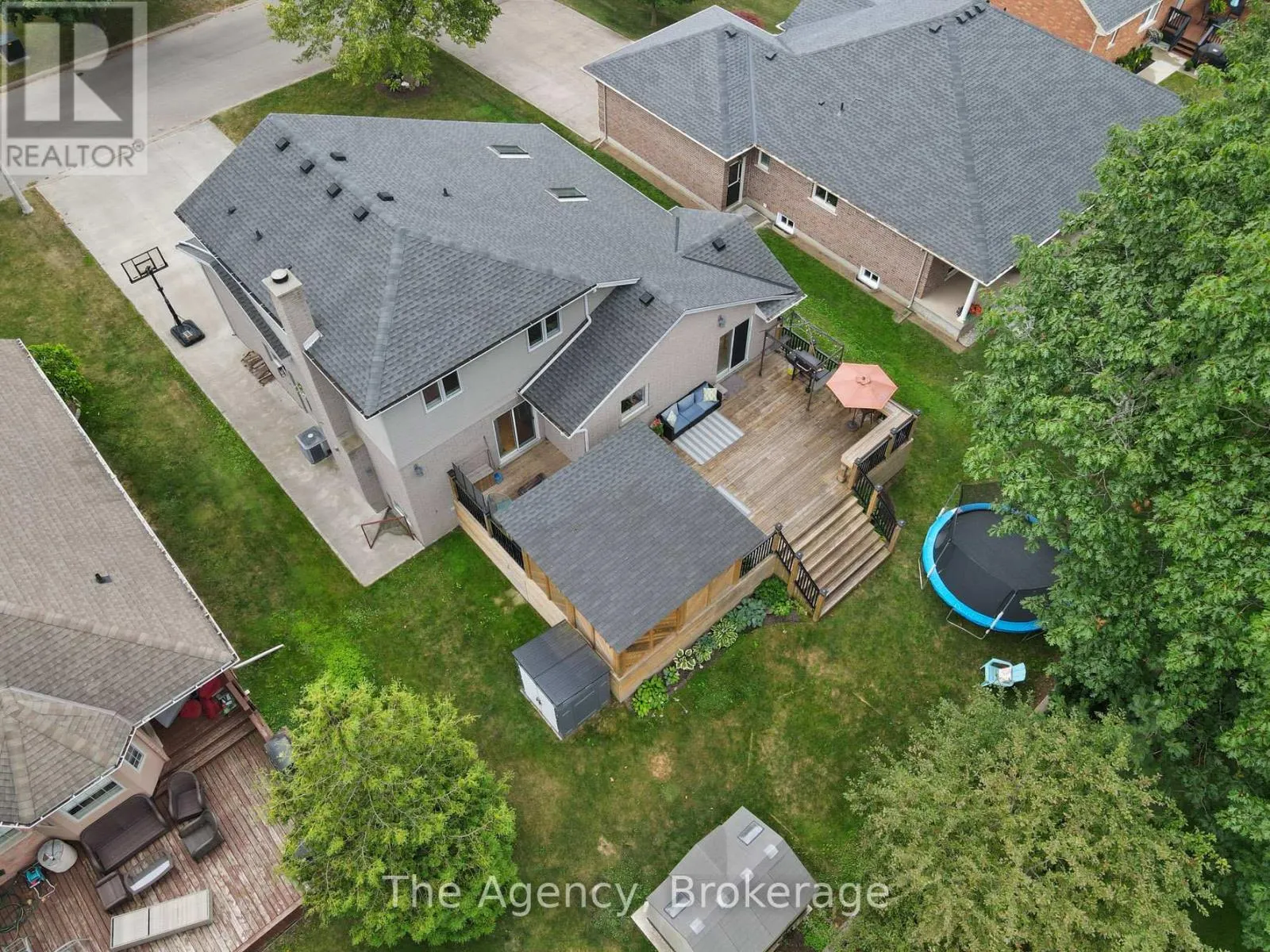 10 WESTWOOD DRIVE