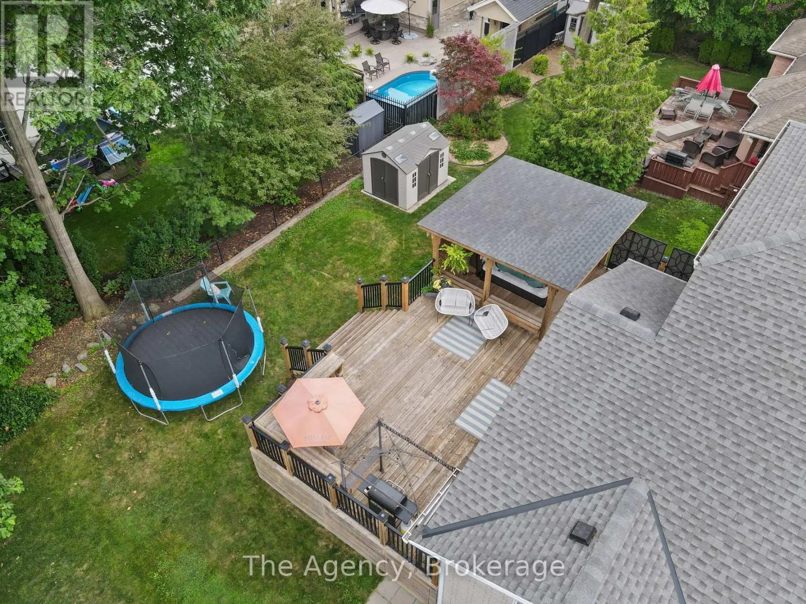 10 WESTWOOD DRIVE