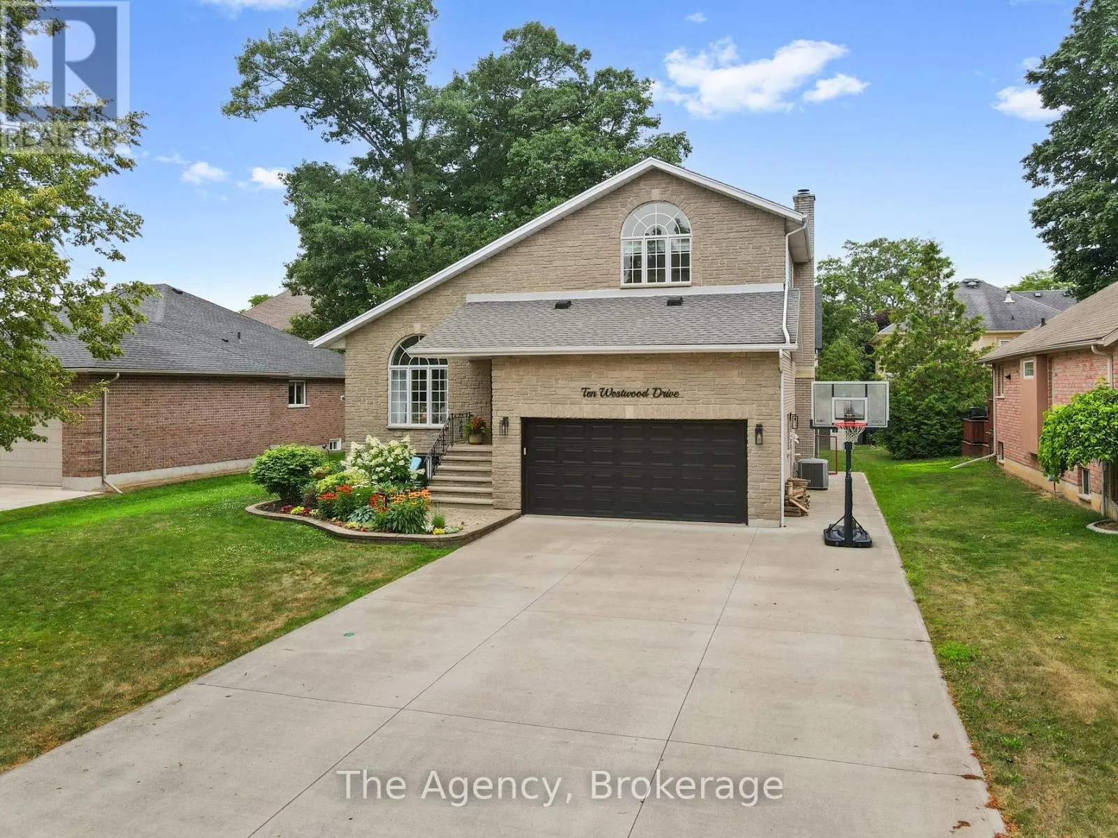 10 WESTWOOD DRIVE