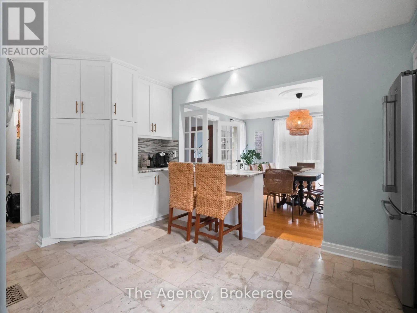 10 WESTWOOD DRIVE