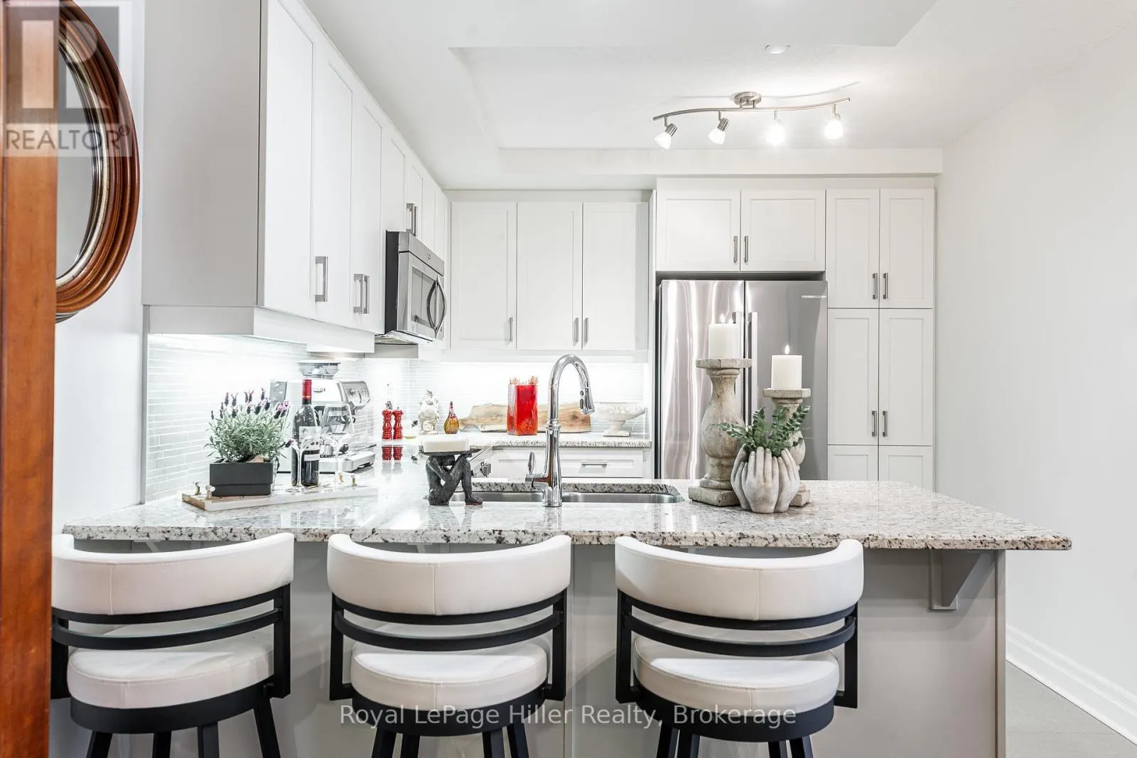 111 - 255 JOHN STREET, #111