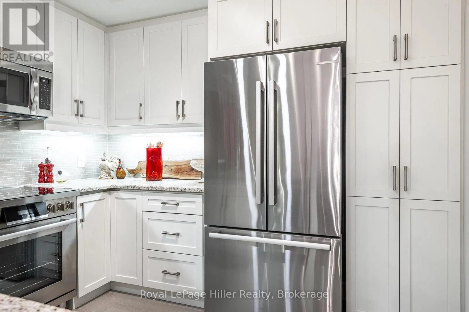111 - 255 JOHN STREET, #111