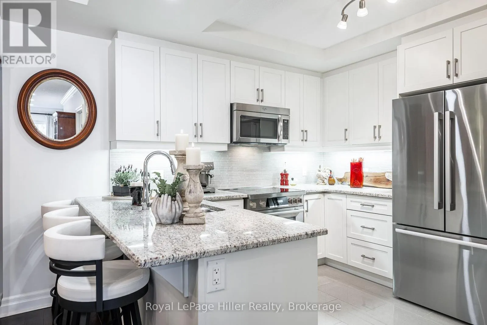 111 - 255 JOHN STREET, #111