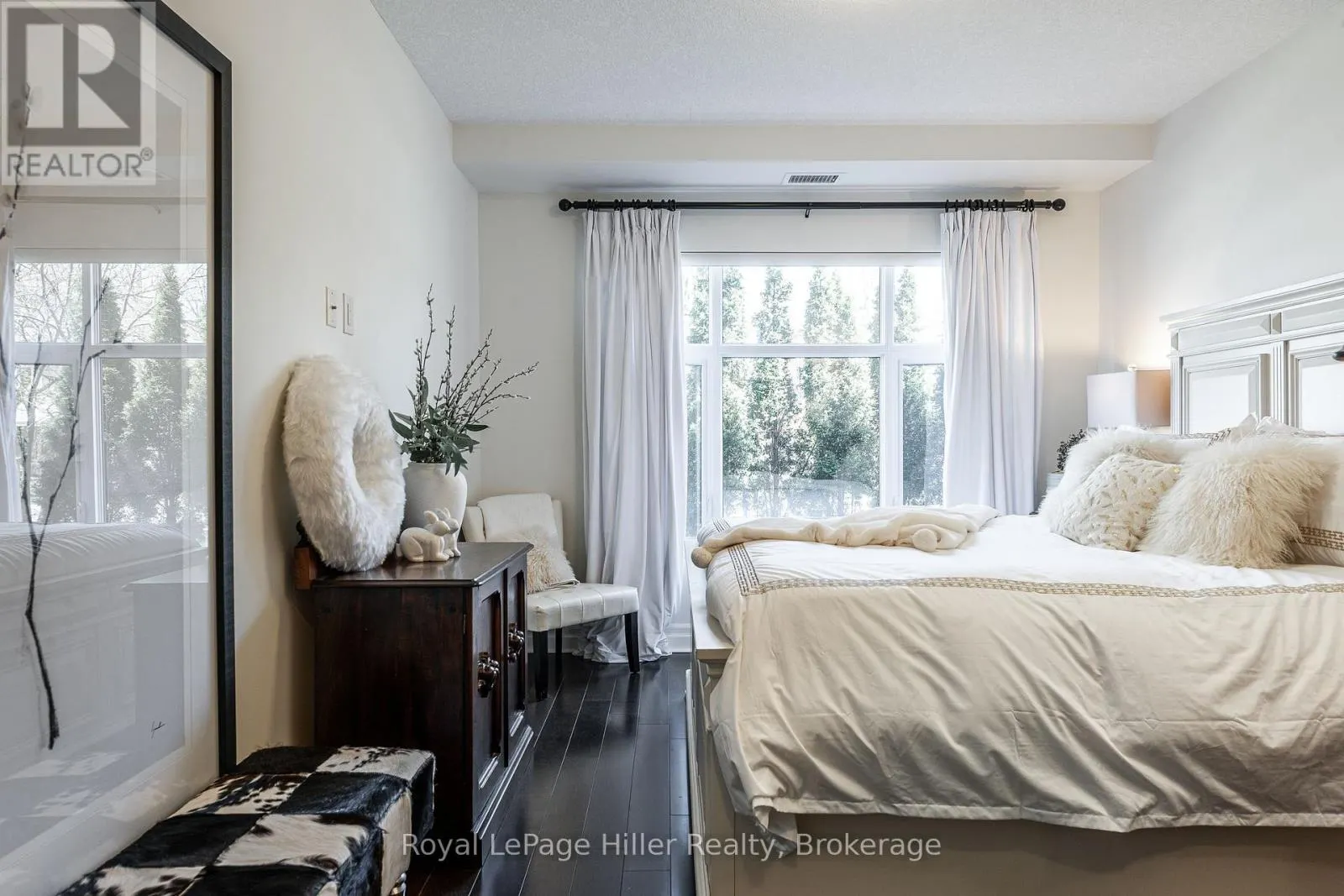 111 - 255 JOHN STREET, #111