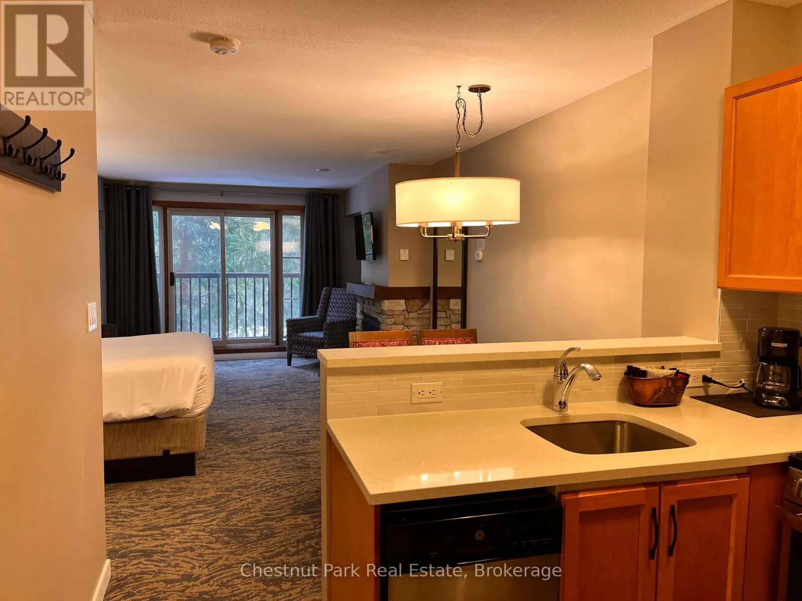 213 - 156 JOZO WEIDER BOULEVARD, #213