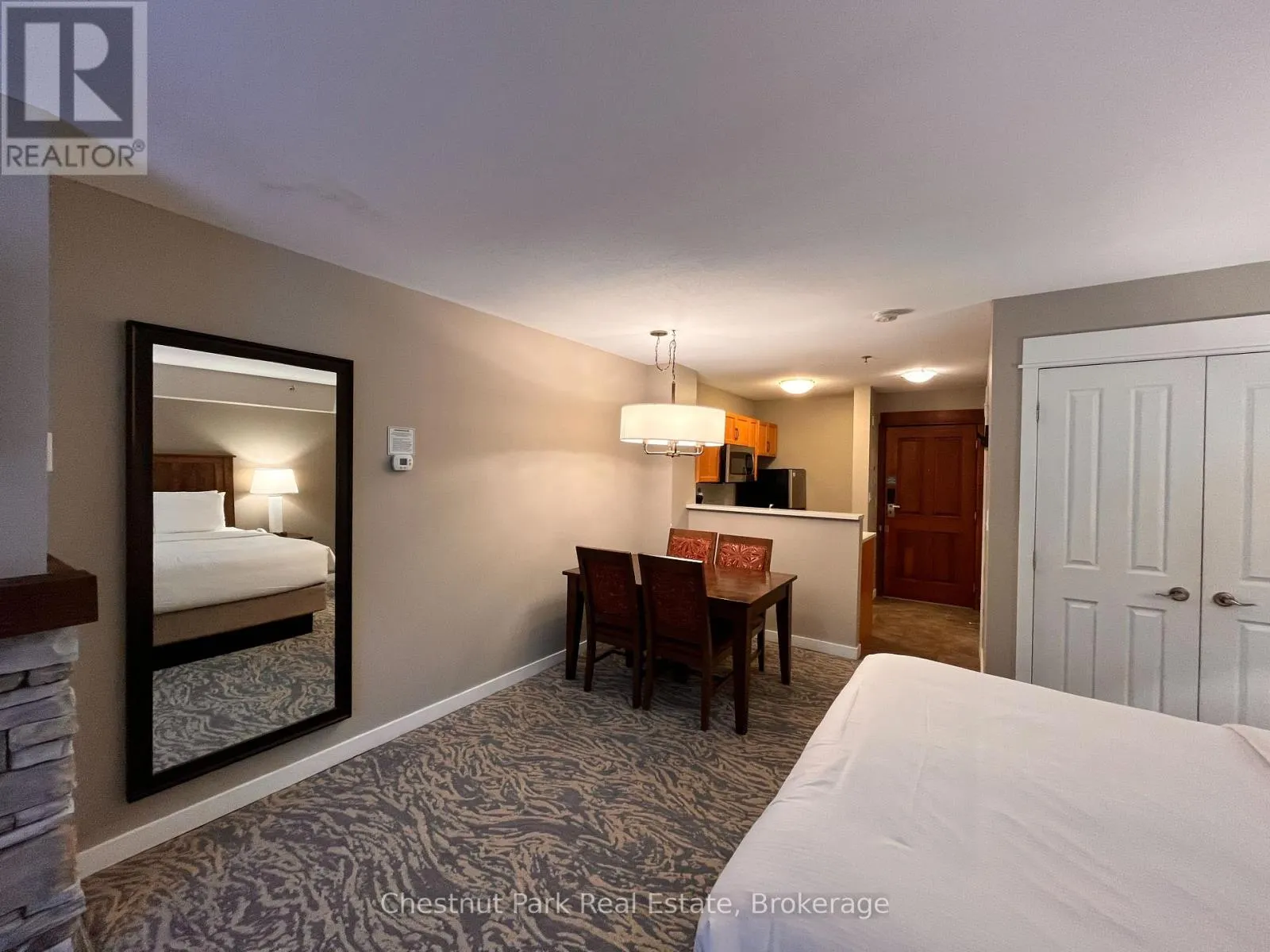 213 - 156 JOZO WEIDER BOULEVARD, #213
