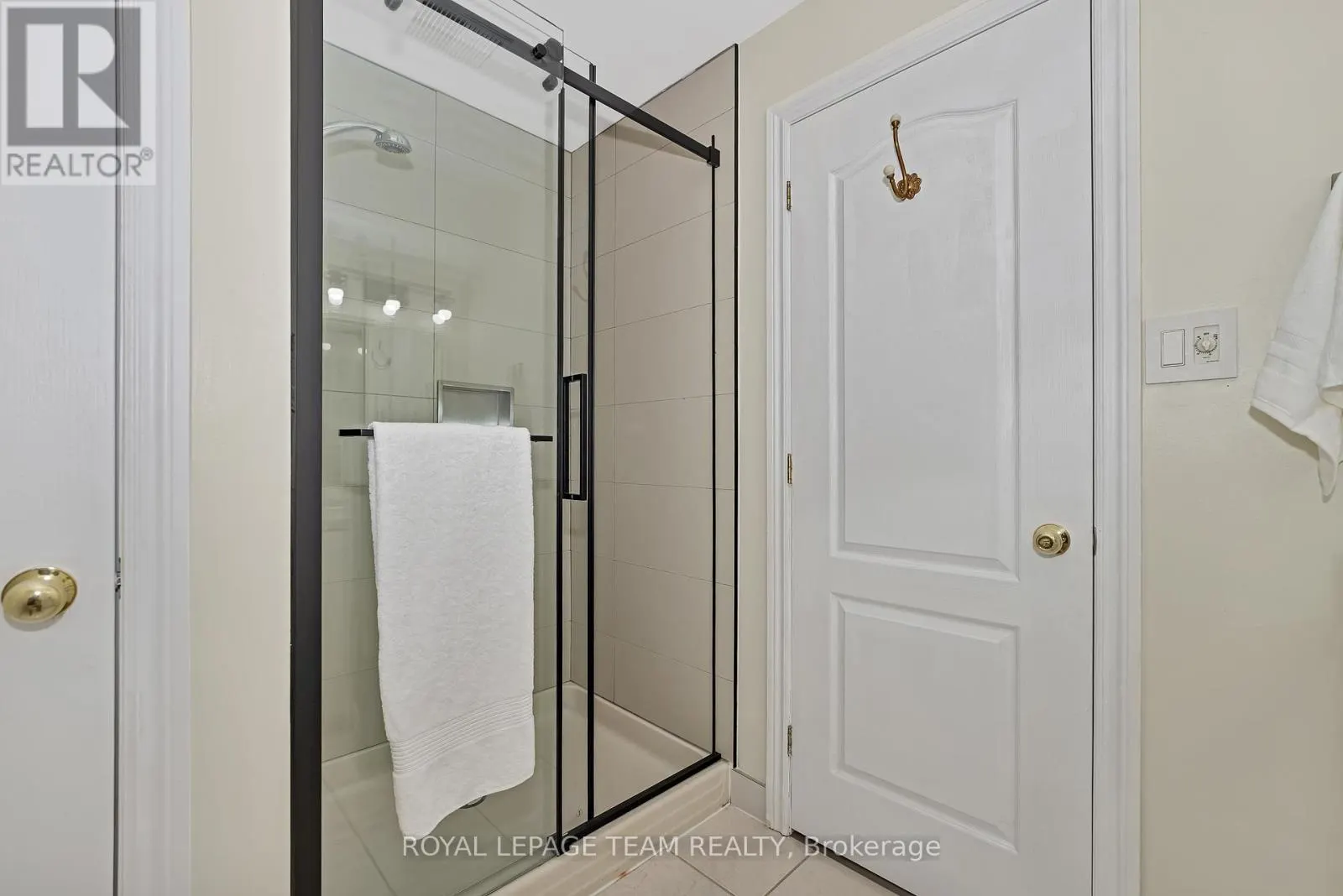 27 HERITAGE GROVE CRESCENT