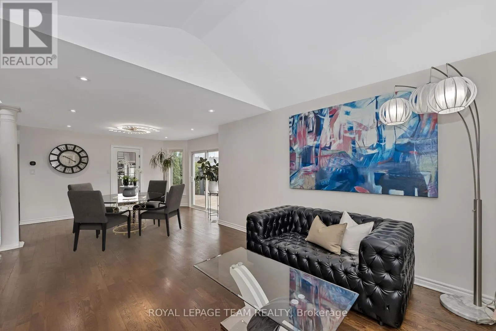 27 HERITAGE GROVE CRESCENT