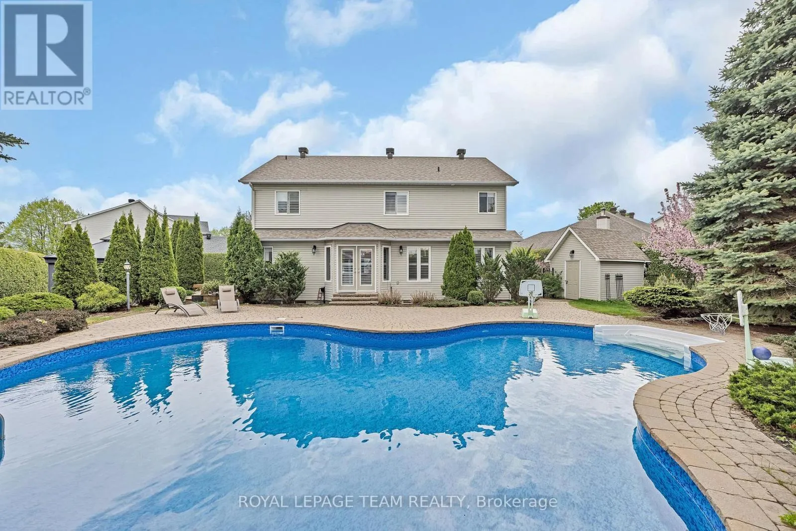 27 HERITAGE GROVE CRESCENT