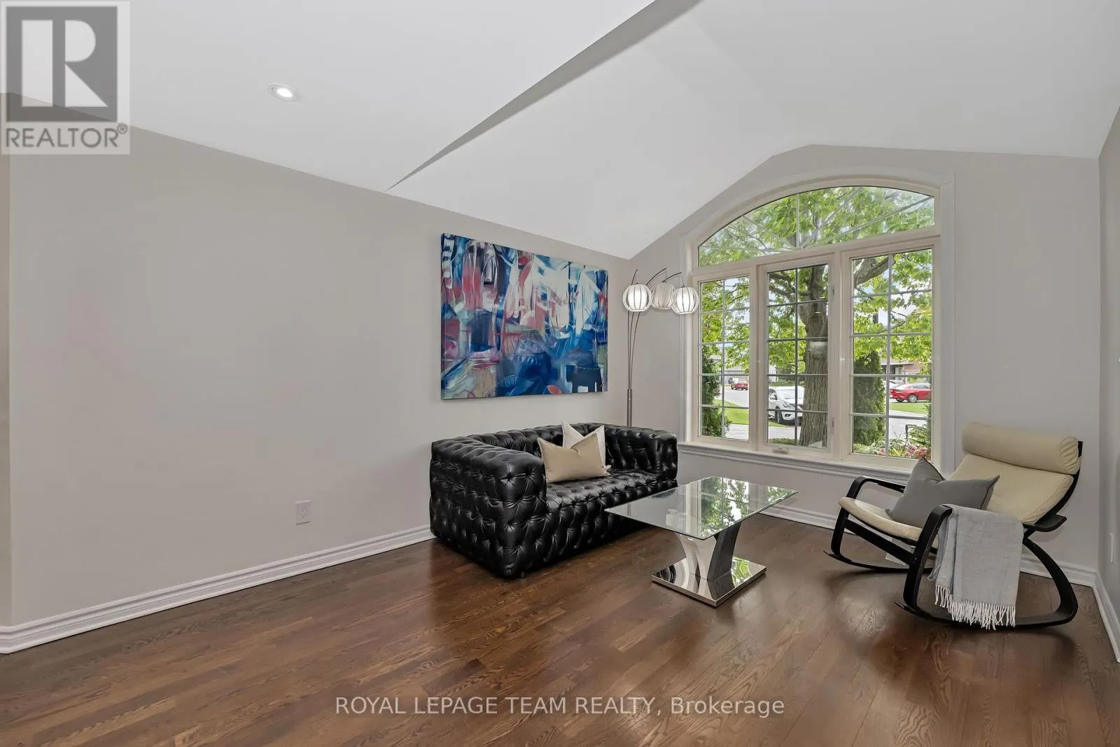 27 HERITAGE GROVE CRESCENT