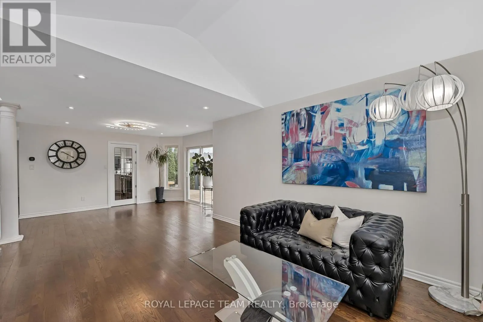 27 HERITAGE GROVE CRESCENT