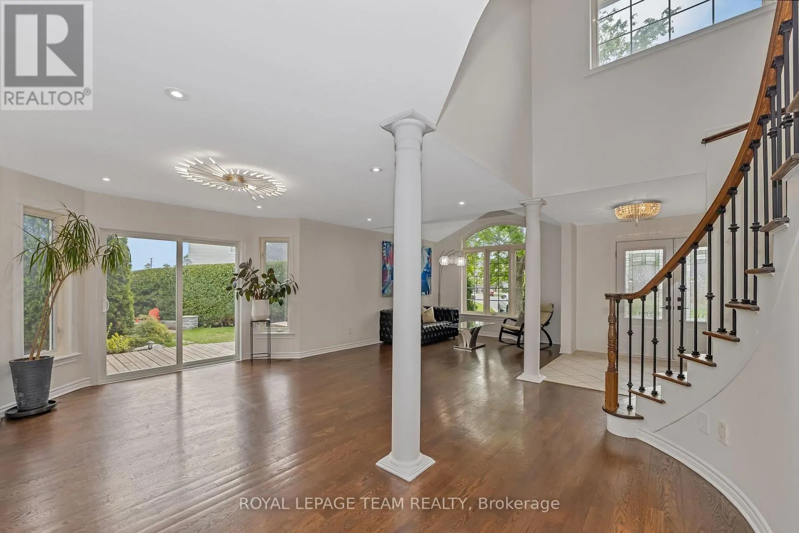 27 HERITAGE GROVE CRESCENT