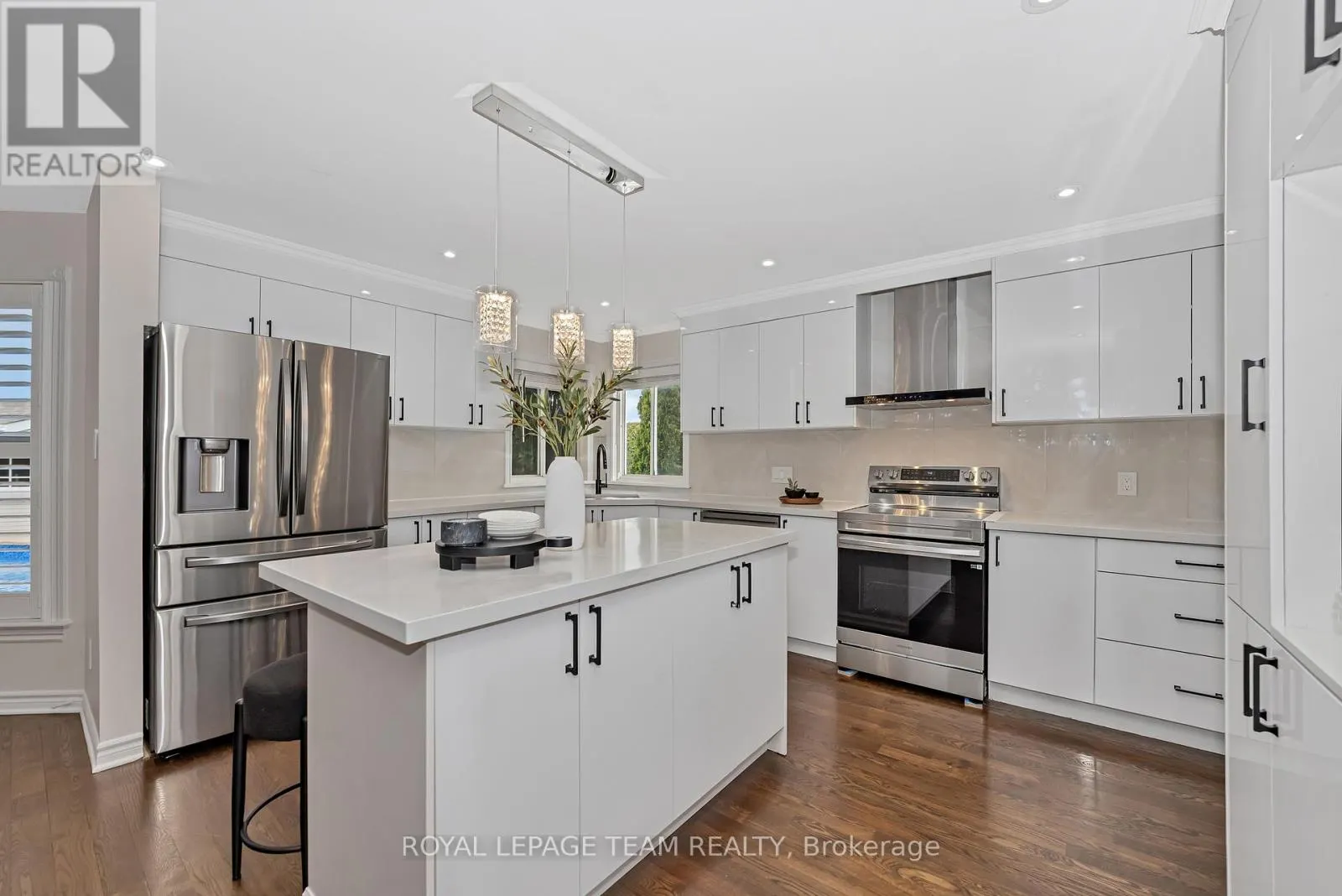 27 HERITAGE GROVE CRESCENT