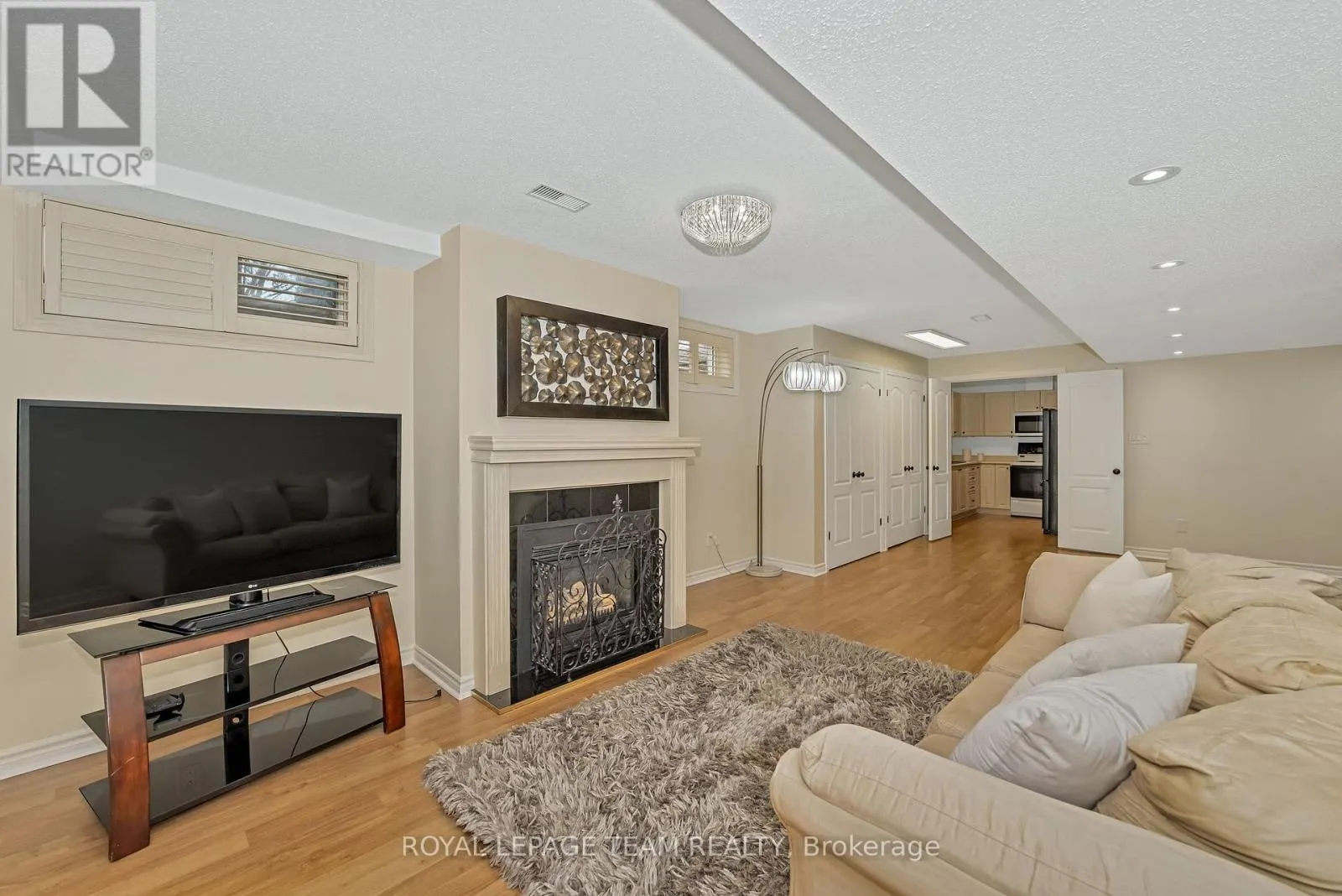 27 HERITAGE GROVE CRESCENT