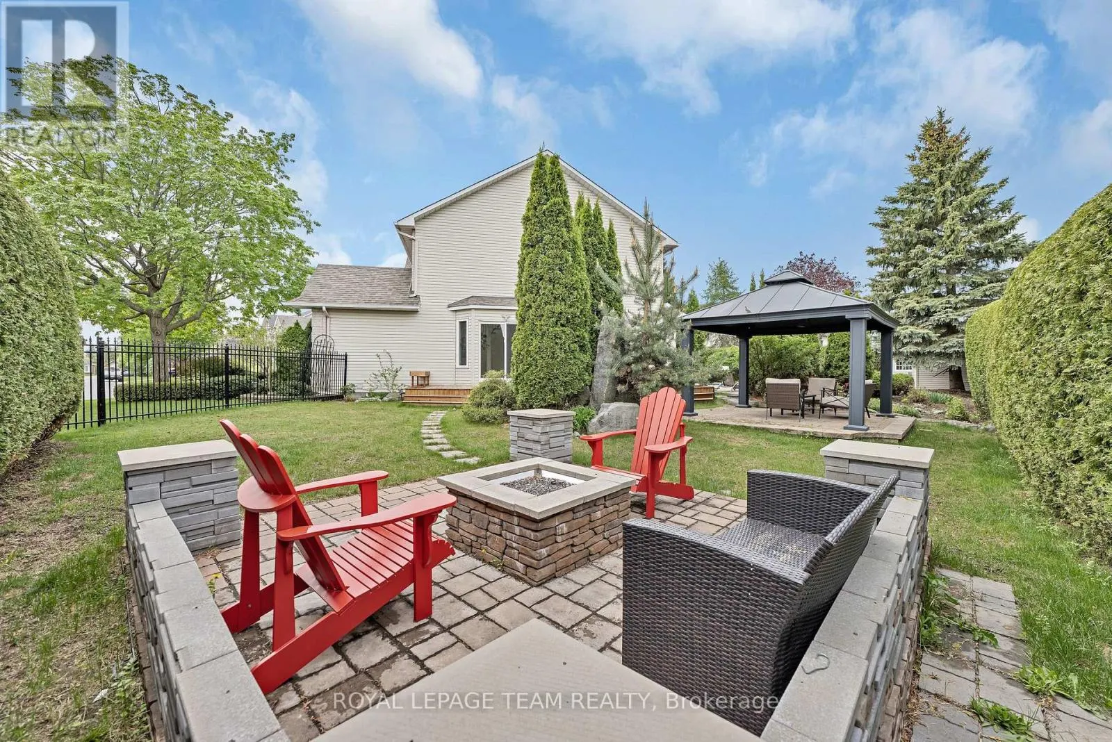 27 HERITAGE GROVE CRESCENT