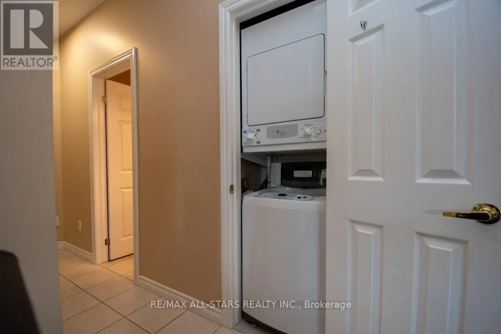 28 ELLIS CRESCENT