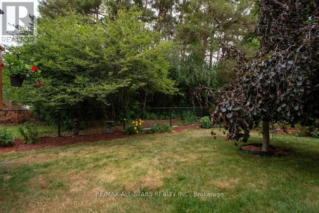 28 ELLIS CRESCENT