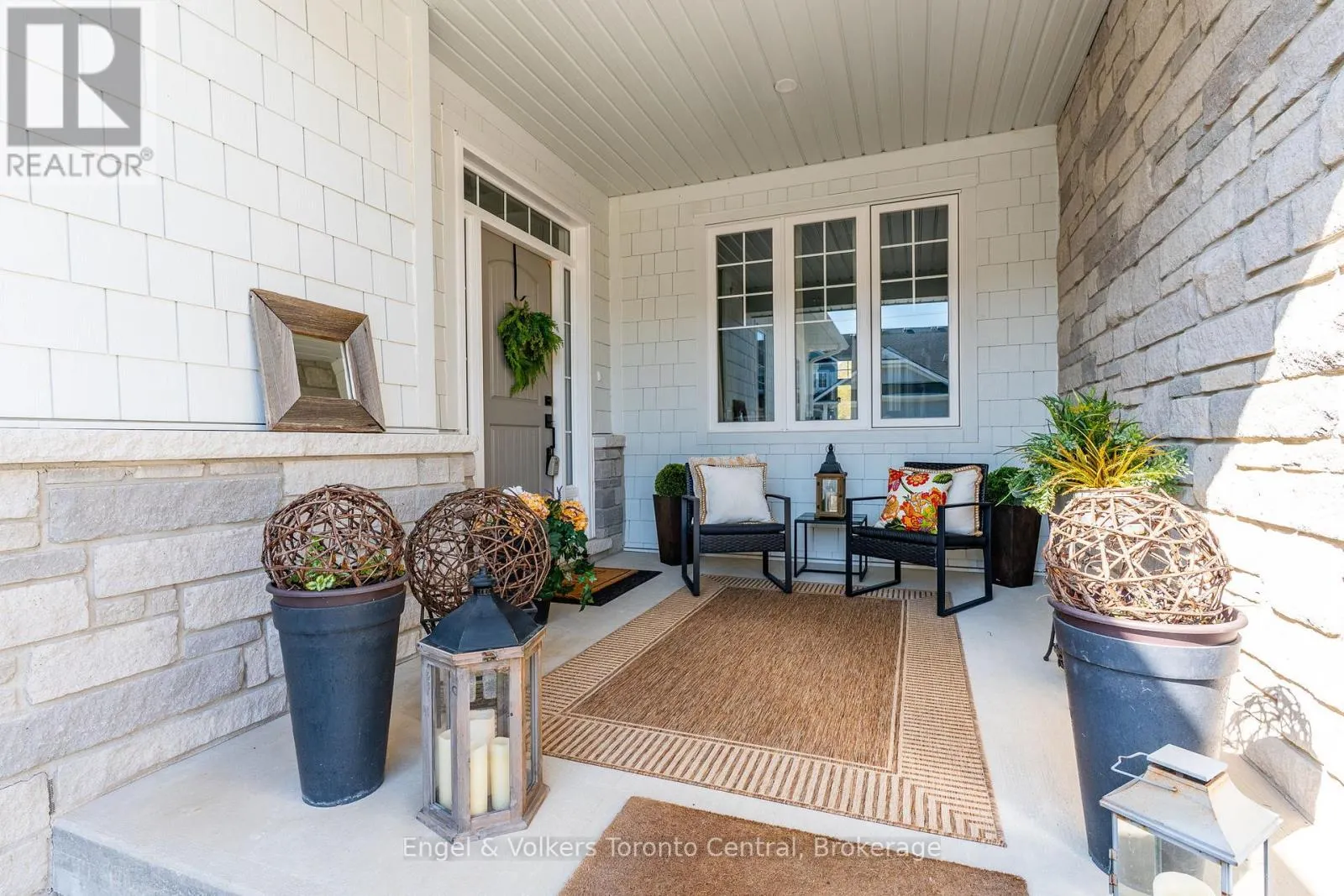 306 SANDPIPER LANE