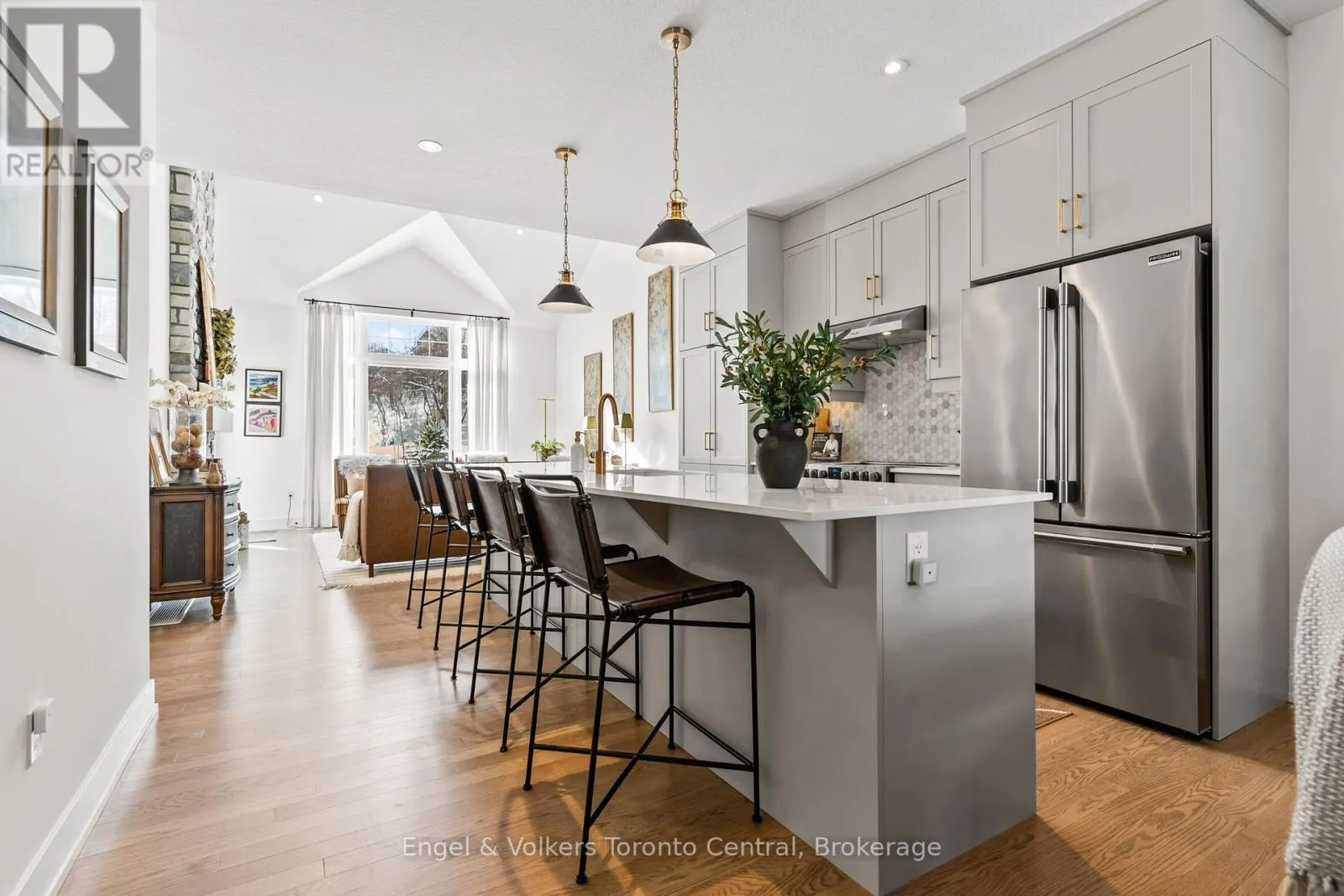 306 SANDPIPER LANE