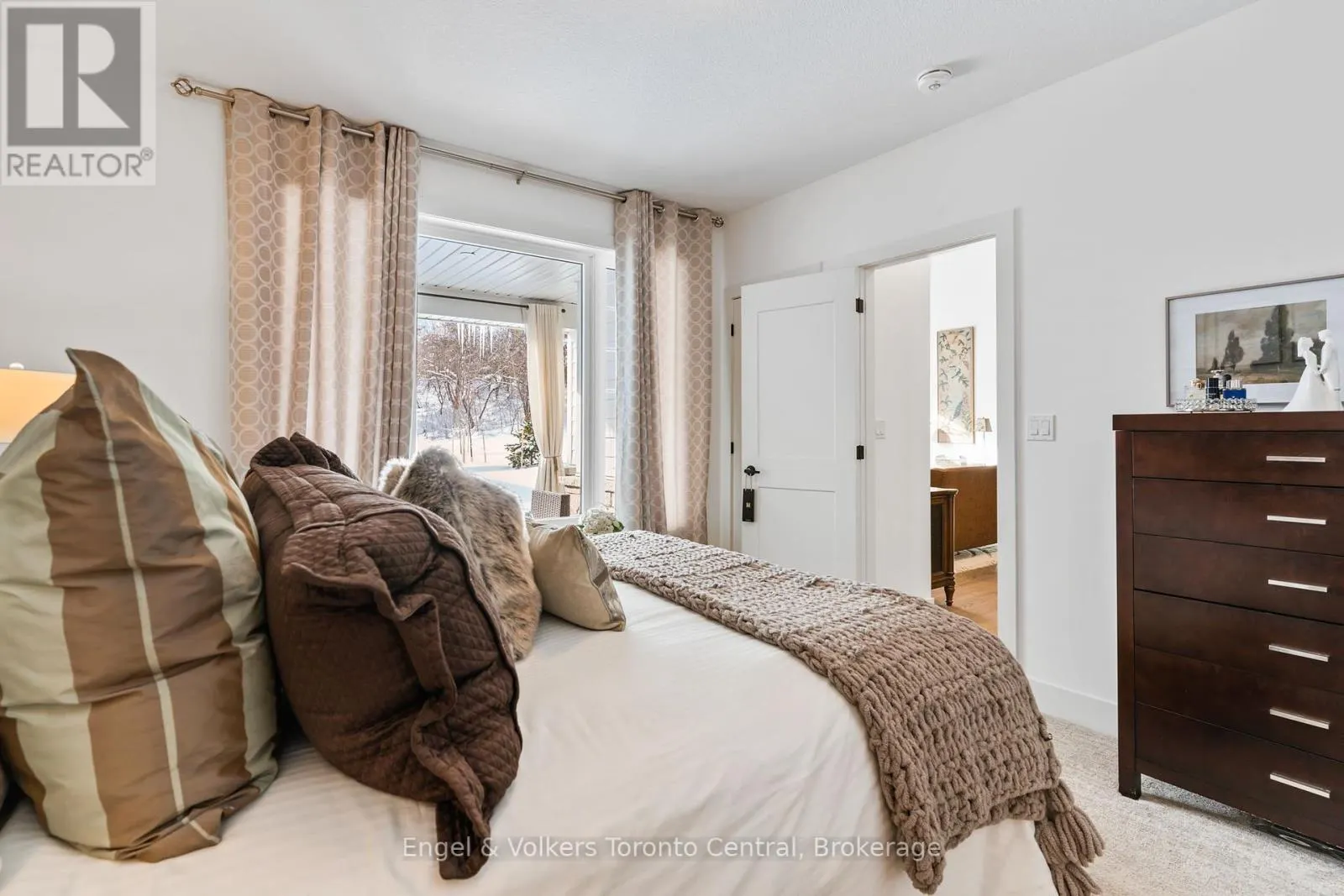 306 SANDPIPER LANE