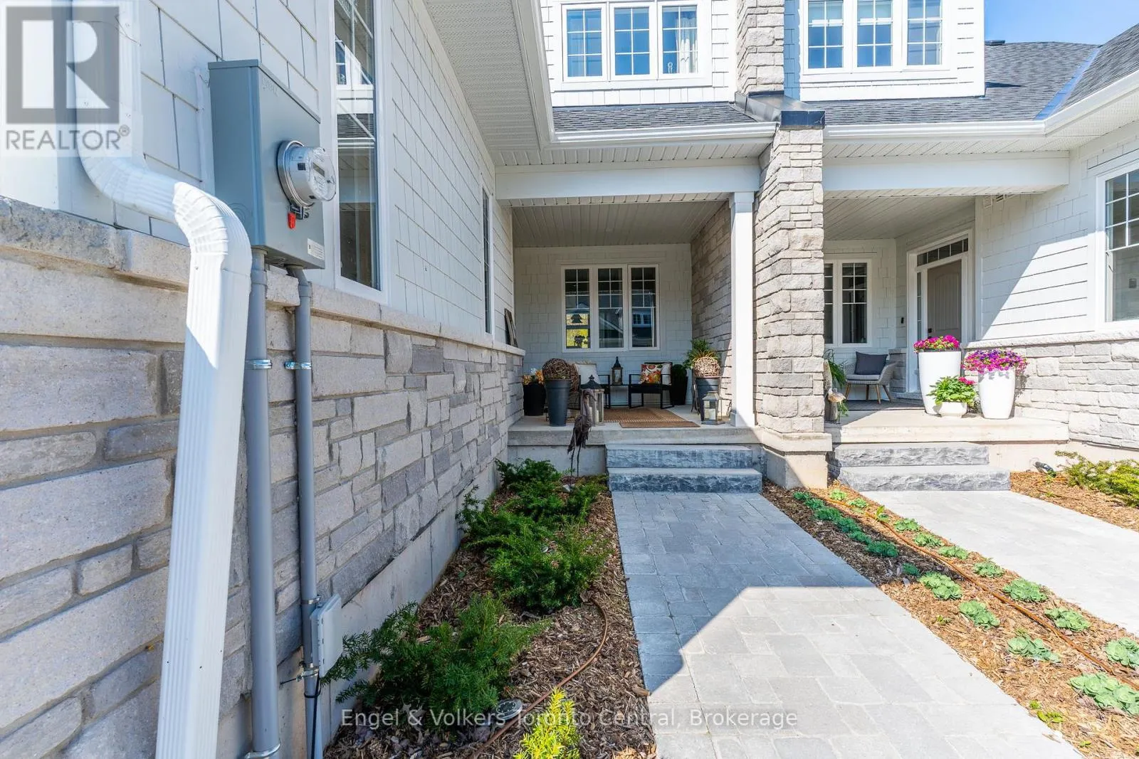306 SANDPIPER LANE