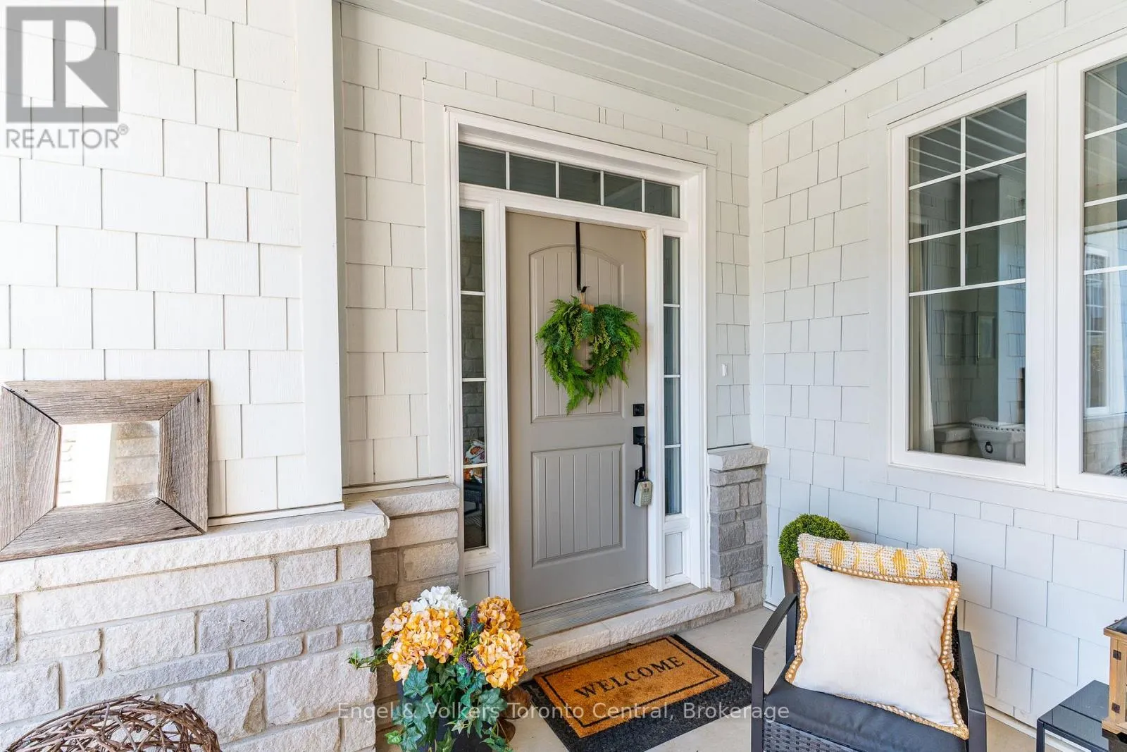 306 SANDPIPER LANE
