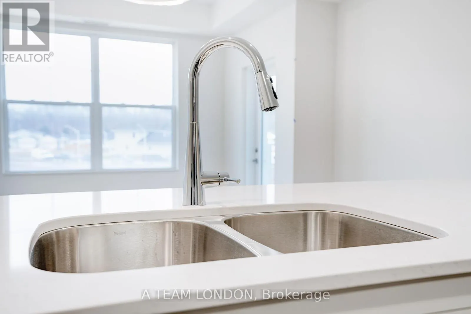 204 - 100 THE PROMENADE, #204