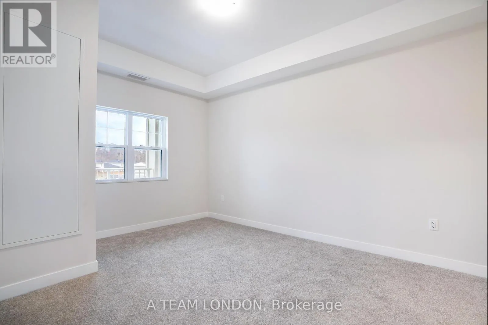 204 - 100 THE PROMENADE, #204